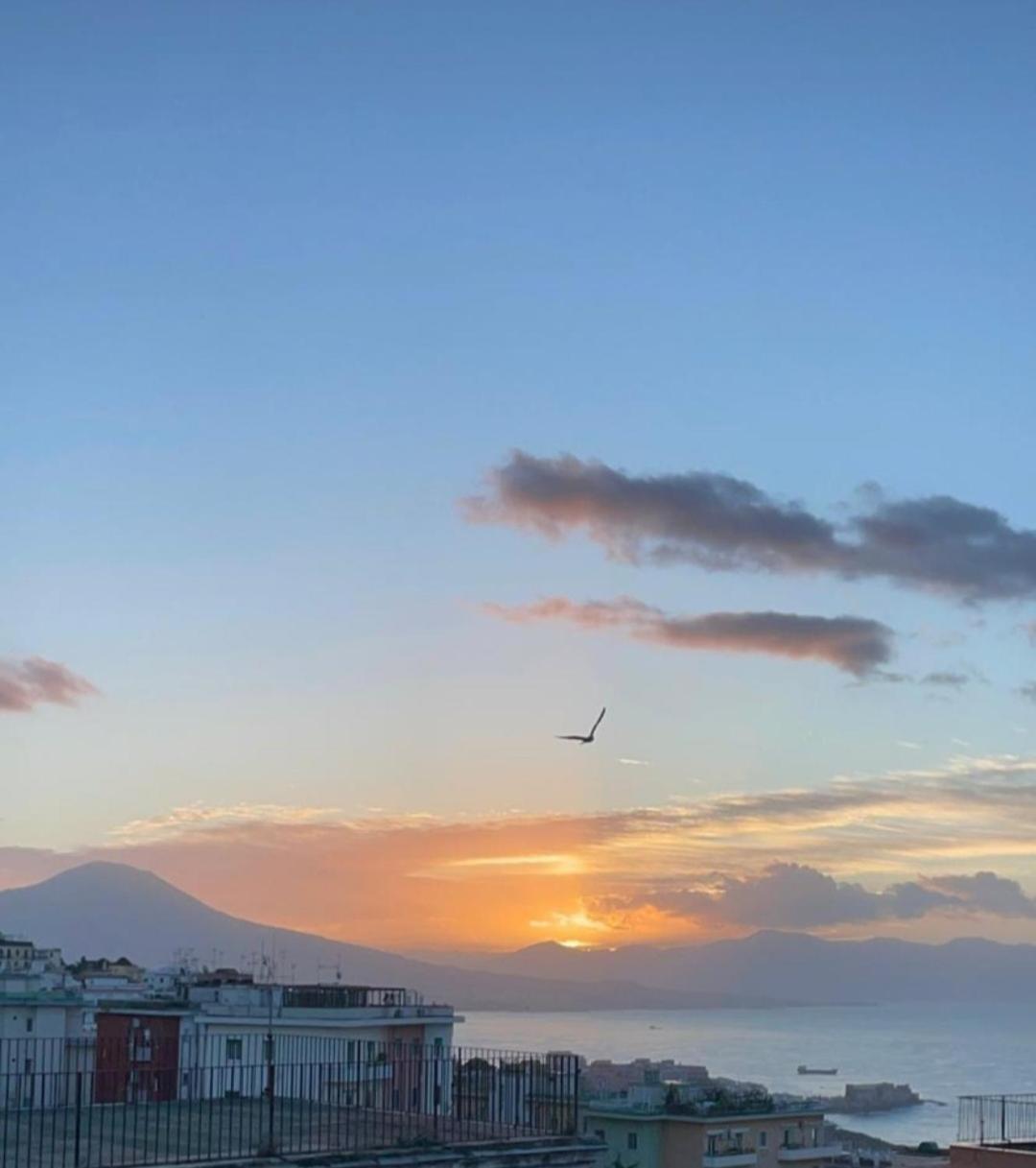 Partenope 10 Napoli Esterno foto